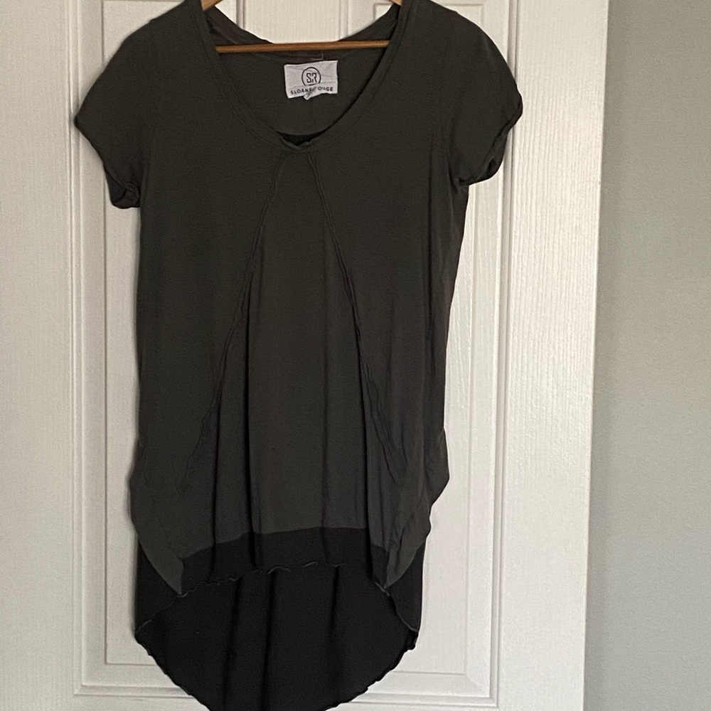 🦄 2/$15 🦄 Sloan Rouge top